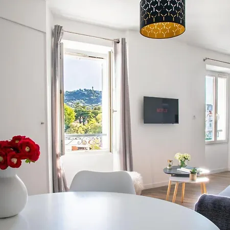 Apartment Prime Location Hyper Center Ideal For Couples & Families - Walk Everywhere - Smart By Totolulucannes *