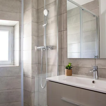 Prime Location Hyper Center Ideal For Couples & Families - Walk Everywhere - Smart By Totolulucannes *