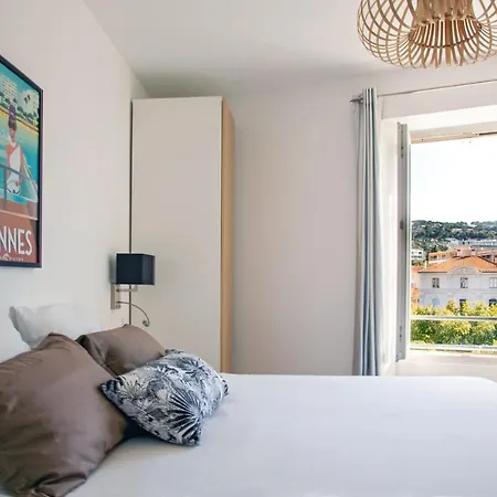 Apartment Prime Location Hyper Center Ideal For Couples & Families - Walk Everywhere - Smart By Totolulucannes *