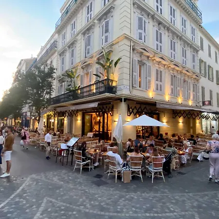 Apartment Prime Location Hyper Center Ideal For Couples & Families - Walk Everywhere - Smart By Totolulucannes *