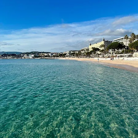 Prime Location Hyper Center Ideal For Couples & Families - Walk Everywhere - Smart By Totolulucannes Apartment *