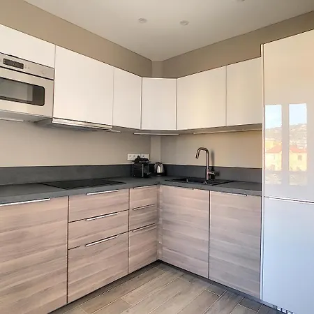 Prime Location Hyper Center Ideal For Couples & Families - Walk Everywhere - Smart By Totolulucannes Διαμέρισμα *