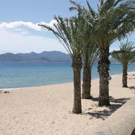 Prime Location Hyper Center Ideal For Couples & Families - Walk Everywhere - Smart By Totolulucannes Διαμέρισμα *